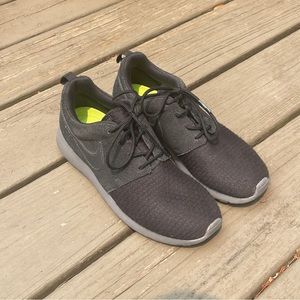 Women’s Nike Roche Runs